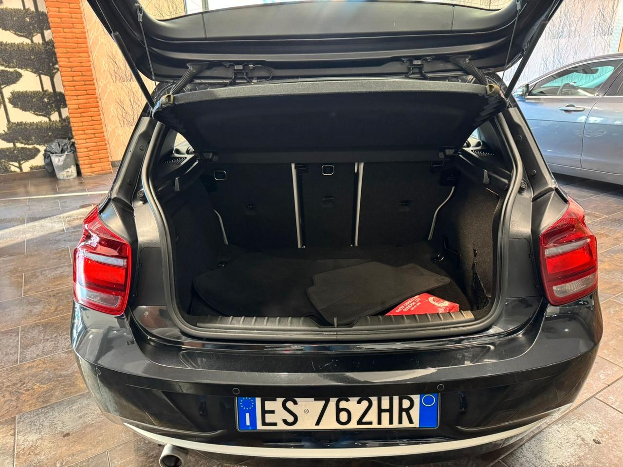 Bmw 118 118d 5p. Urban