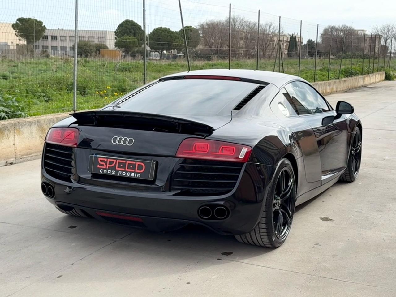 Audi R8 4.2 V8 FSI quattro R tronic