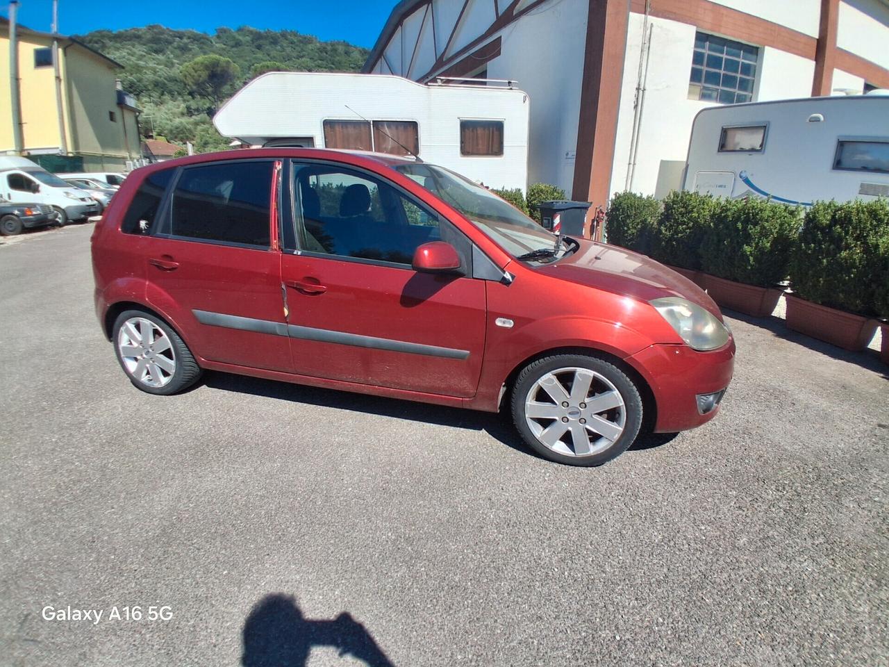 Ford Fiesta 1.2 16V 5p. Ghia METANO