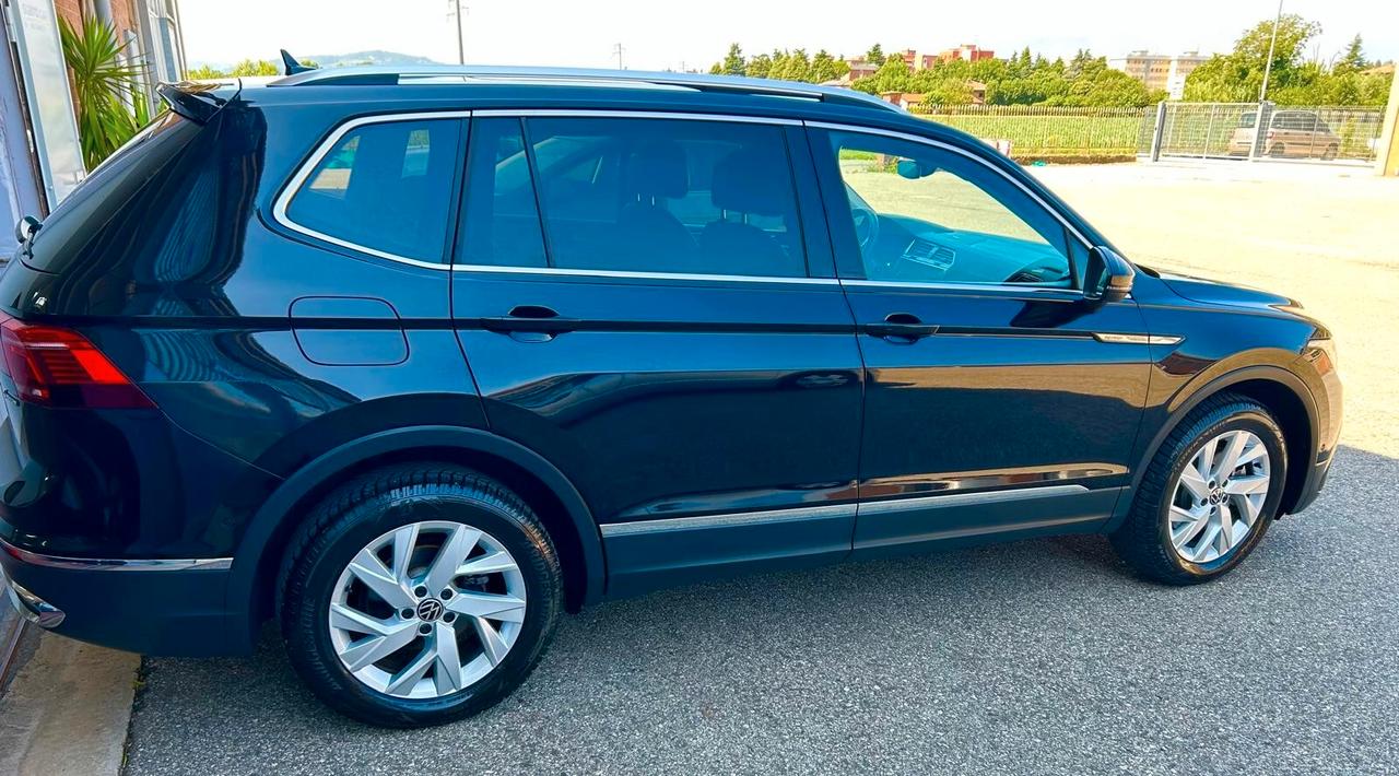 Volkswagen Tiguan Allspace Tiguan Allspace 2.0 TDI SCR DSG 4MOTION TETTO APRIBILE INTERNI IN PELLE TOTALE