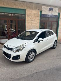 Kia Rio 1.1 CRDi WGT 5p. EX