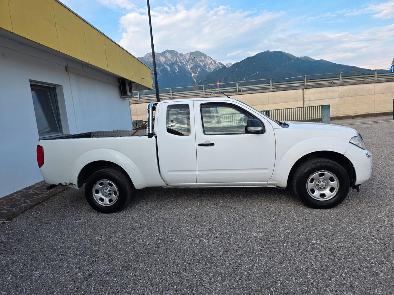 Nissan Navara 2.5 dCi perfetta e garantita 12 mesi