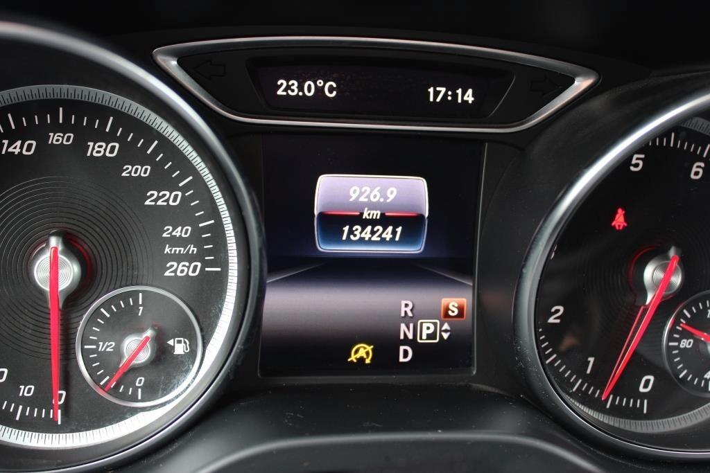 MERCEDES GLA 220 Aut. Premium * AMG