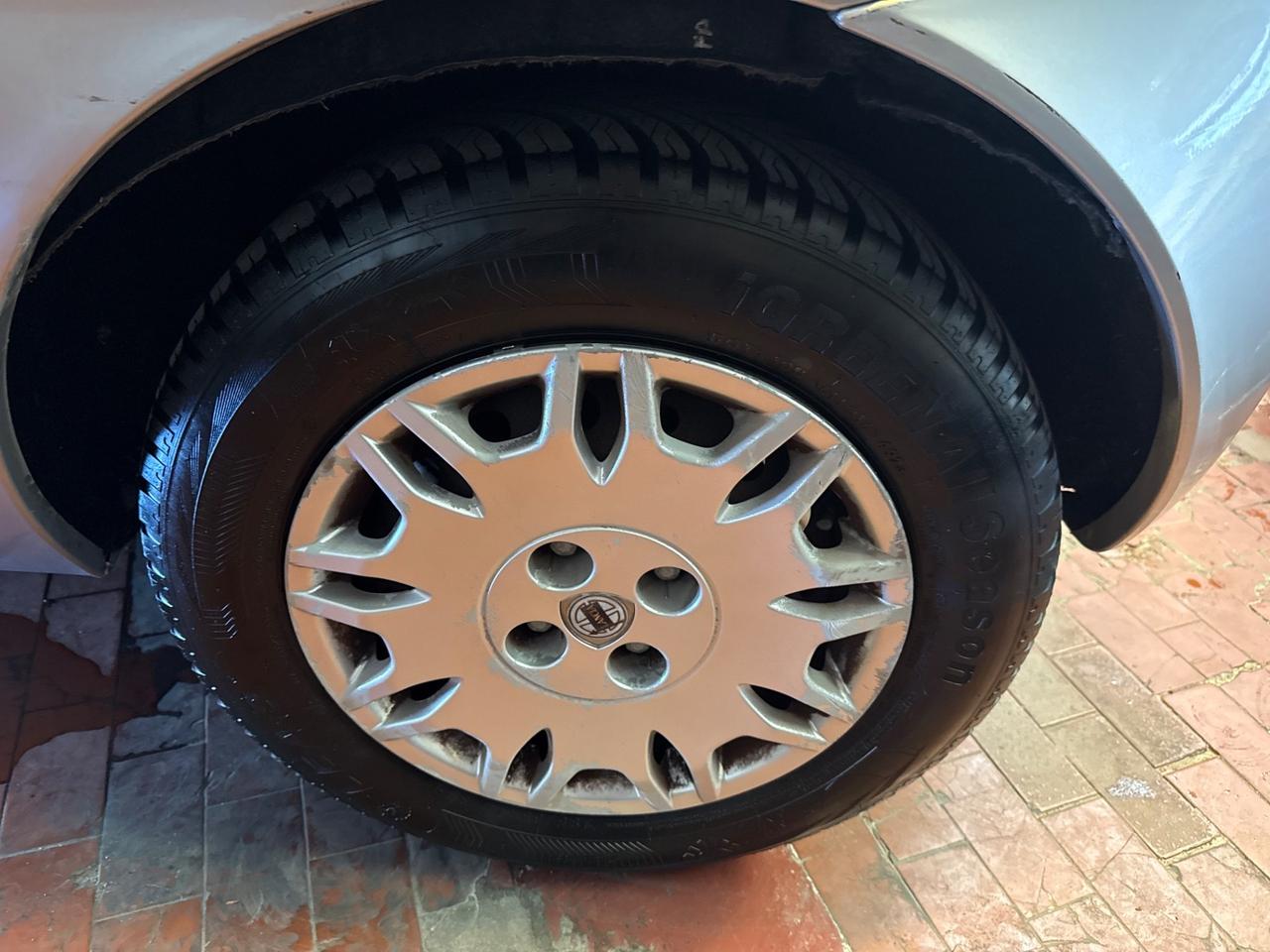 Lancia Ypsilon 1.2 Argento 60CV Ok Neopatentati