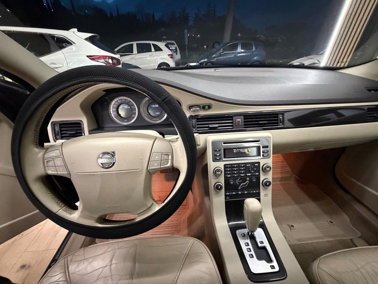 Volvo V70 2.4 D5 AWD Momentum