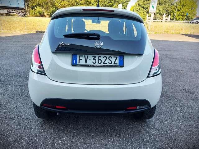 Lancia Ypsilon 0.9 t.air 85 cv Gold ecochic metano uni propiet.
