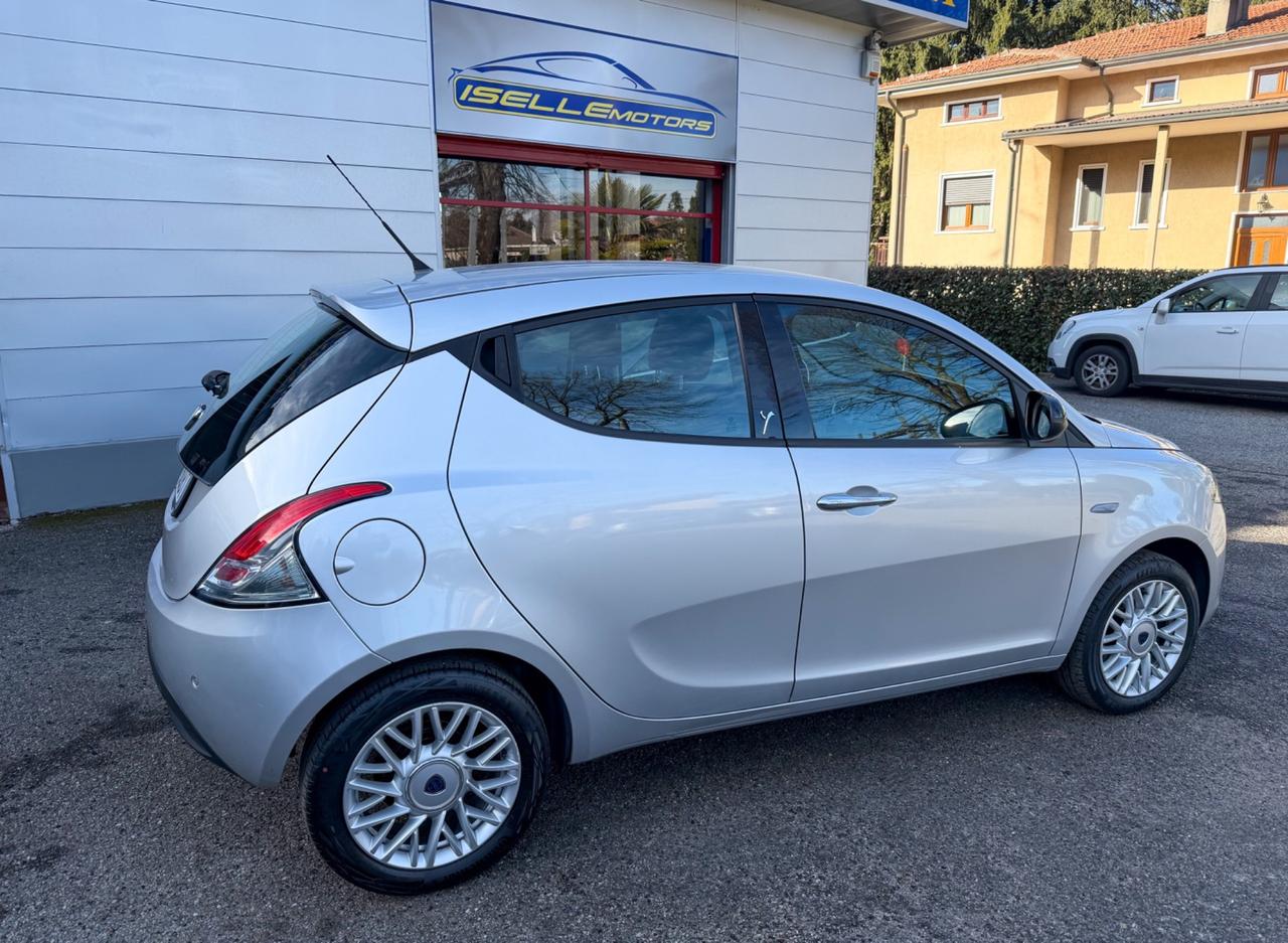 Lancia Ypsilon 1.2 69 CV 5 porte Gold