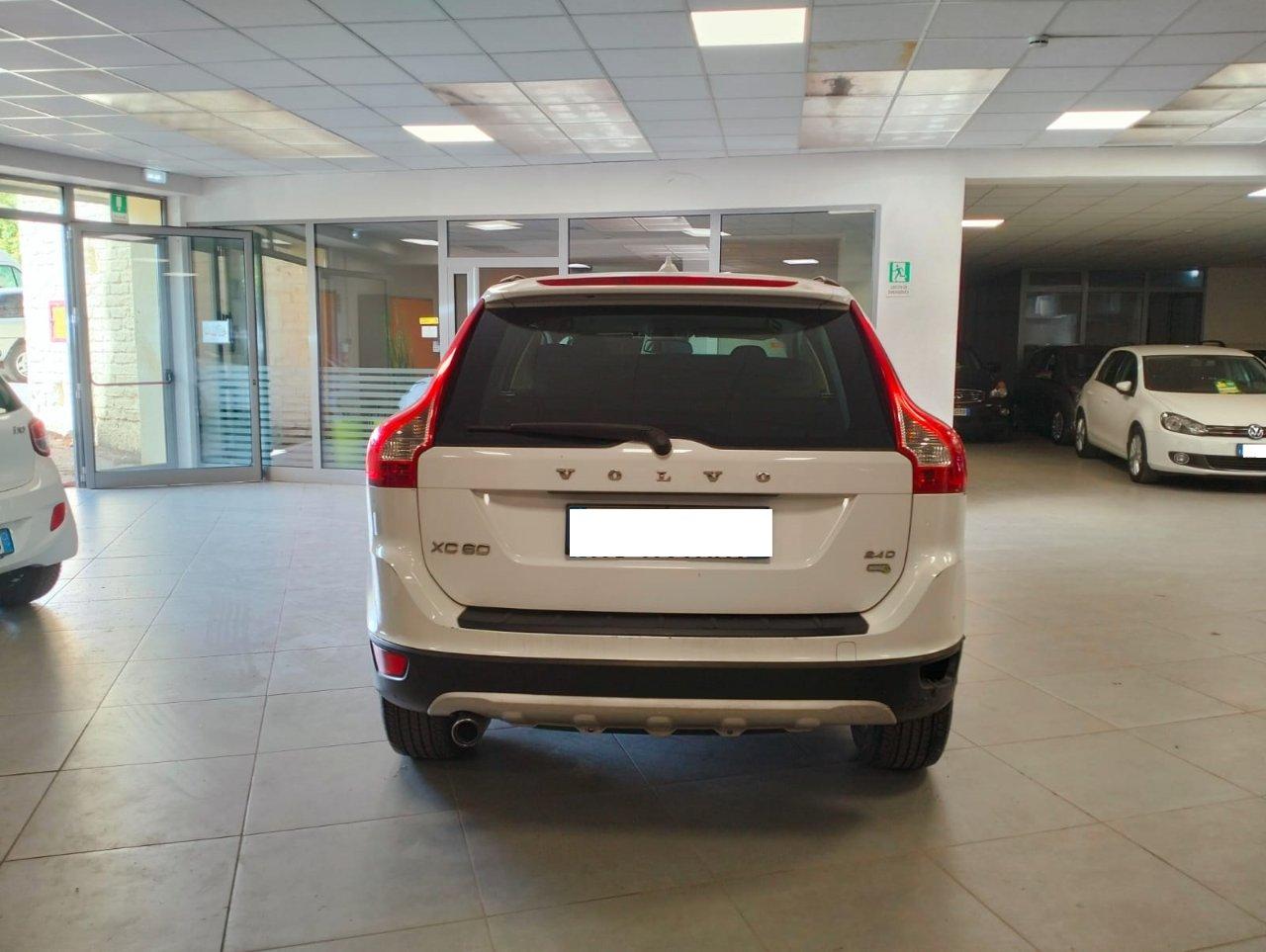 Volvo XC60 2.4d Momentum fwd 175cv
