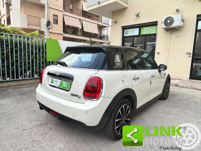 MINI Cooper D .