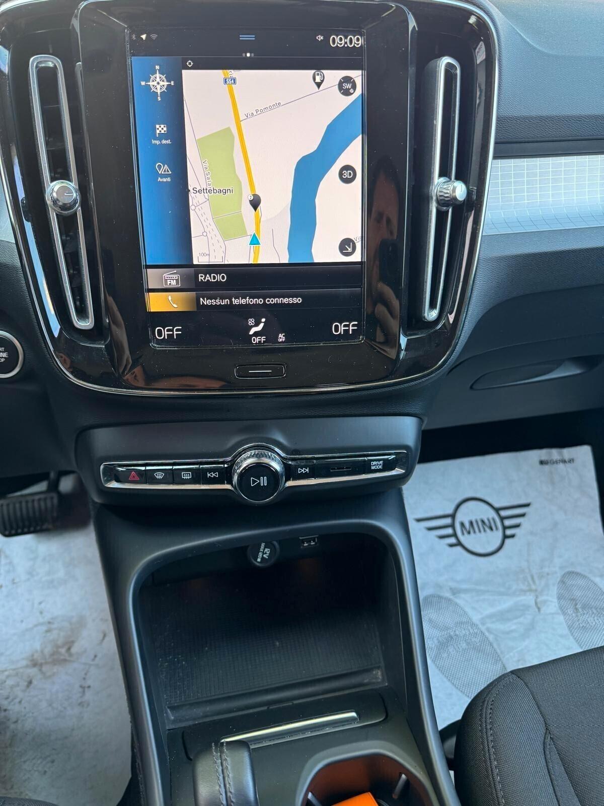 Volvo XC40 T2 Geartronic Momentum Core