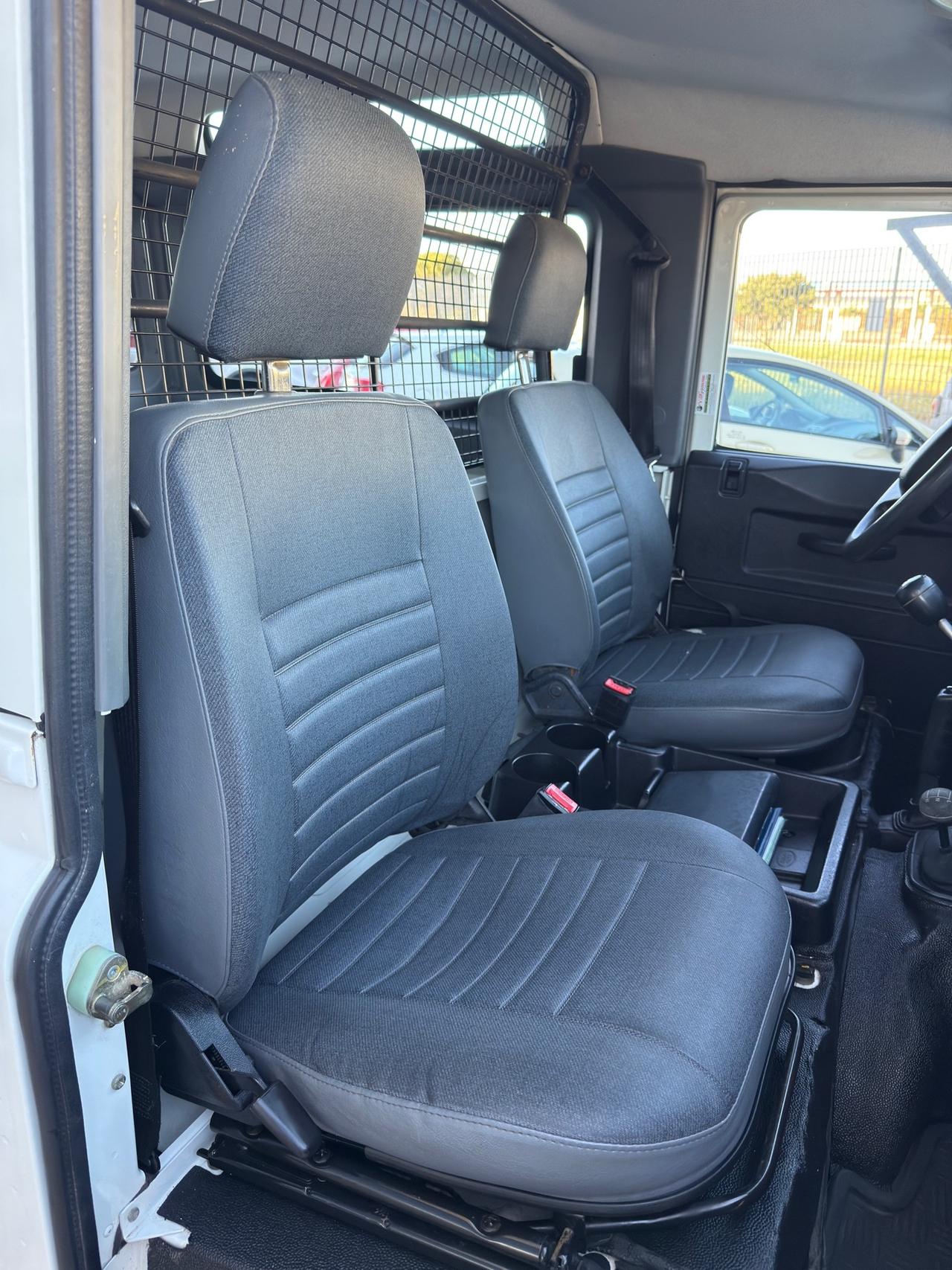 Land Rover Defender 90 2.5 Td5 my06"