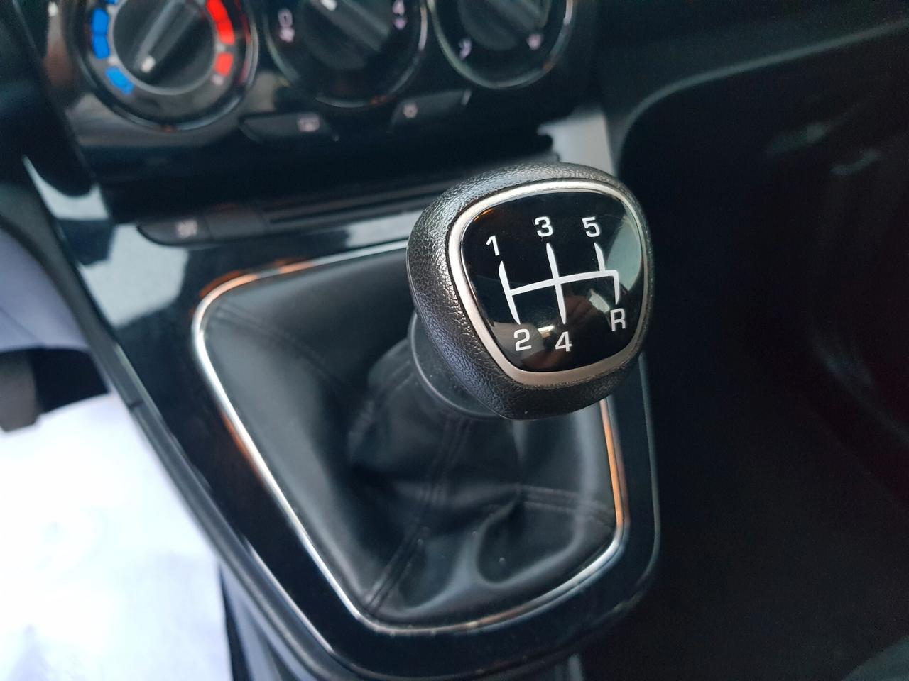 Lancia Ypsilon 1.2 69 CV 5 porte Silver GPL