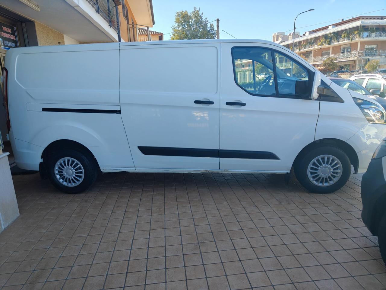 Ford Transit Custom Passo lungo
