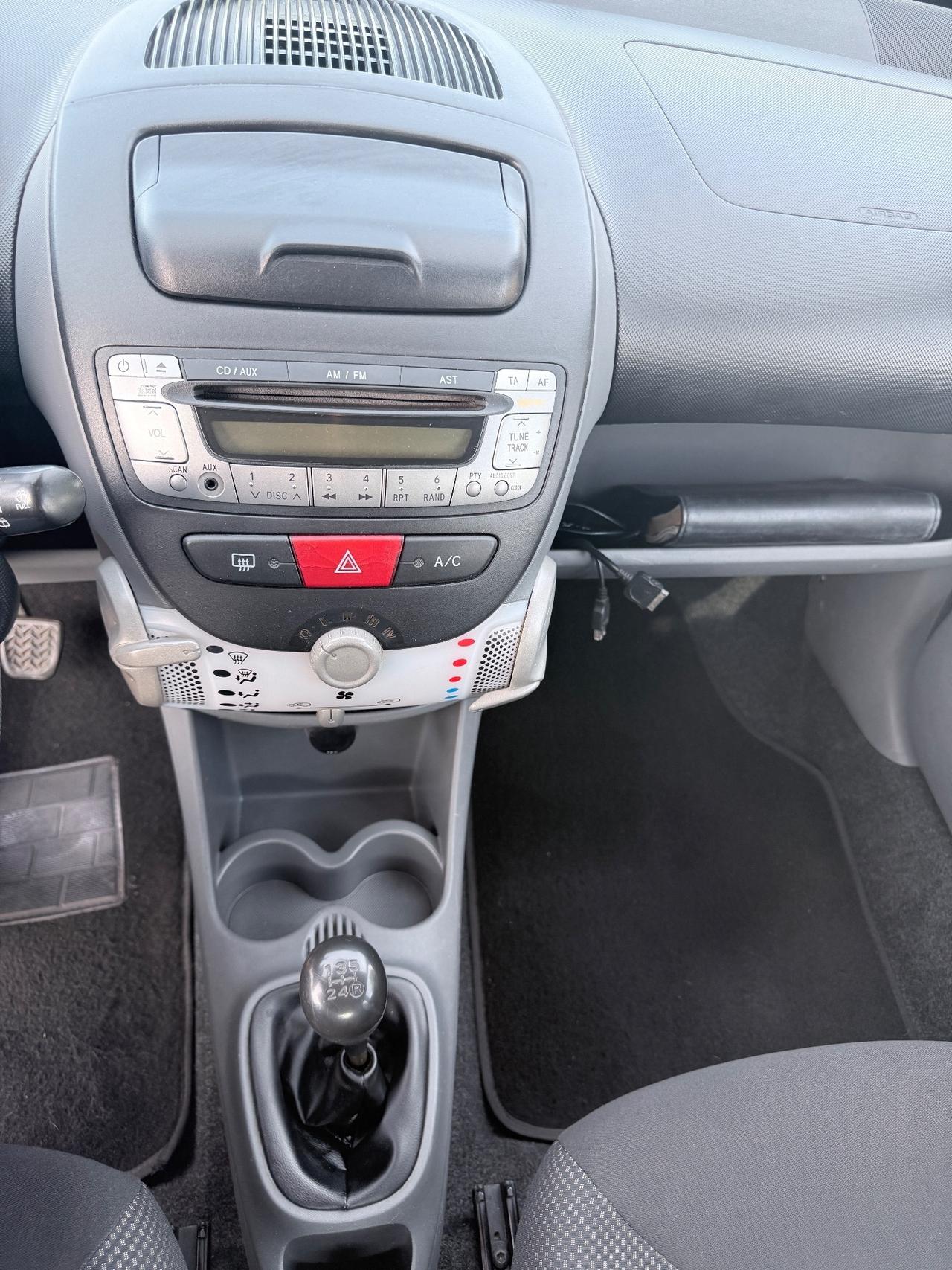Toyota Aygo 1.0 12V VVT-i 5 porte Now Connect