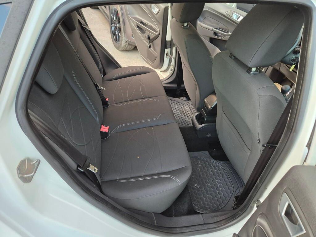 Ford Fiesta 1.5 TDCi 75CV 5 porte Titanium