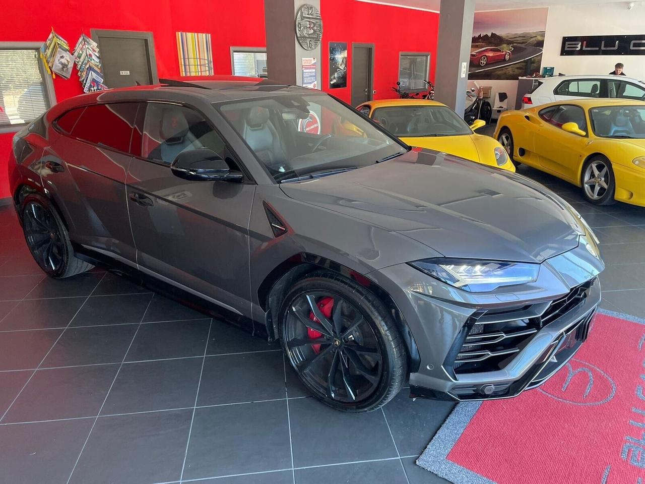 Lamborghini Urus 4.0 accetto permute e finanziamenti iva compresa