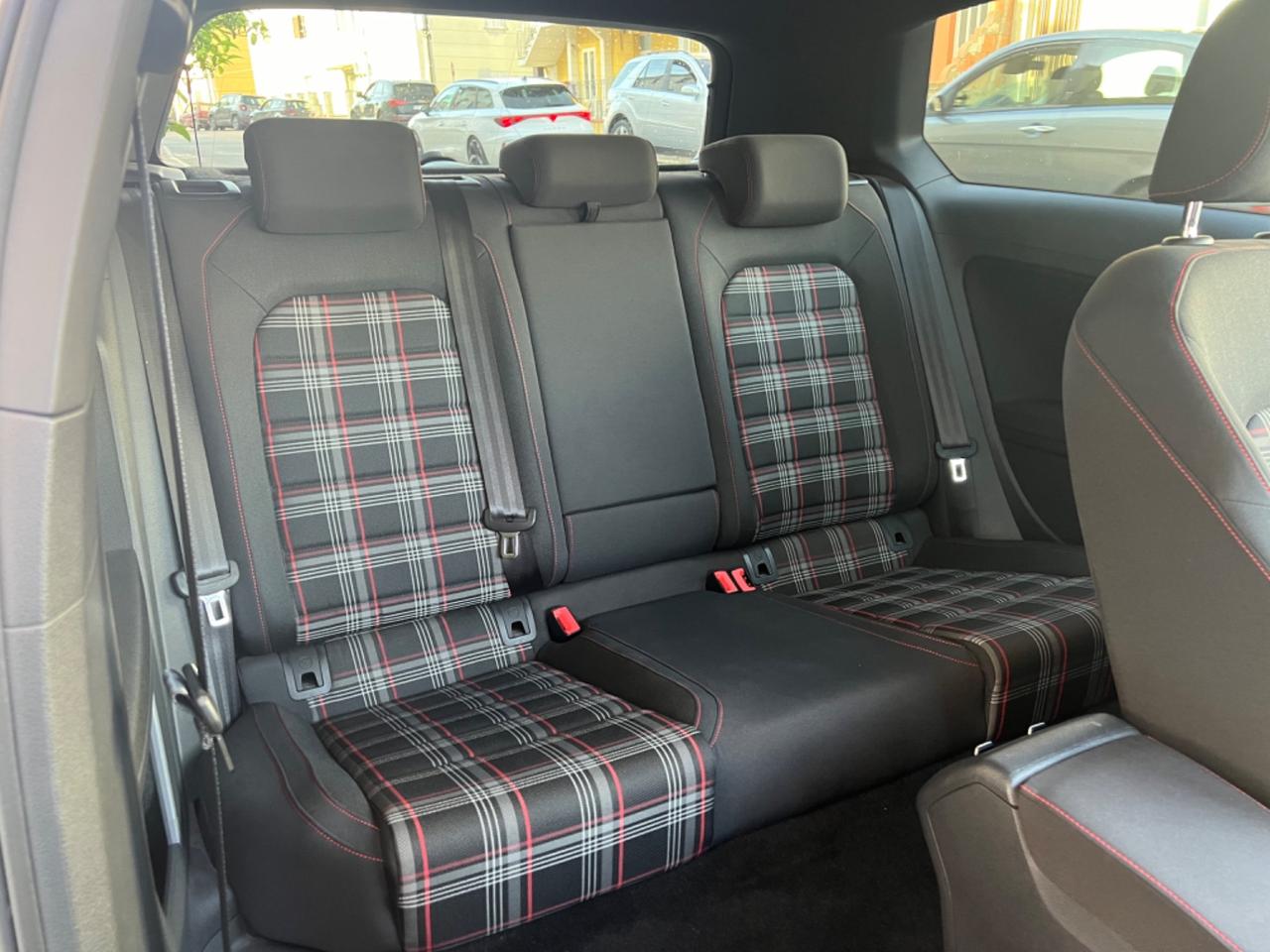 Volkswagen Golf GTI Performance 2.0 245 CV TSI 26000 KM