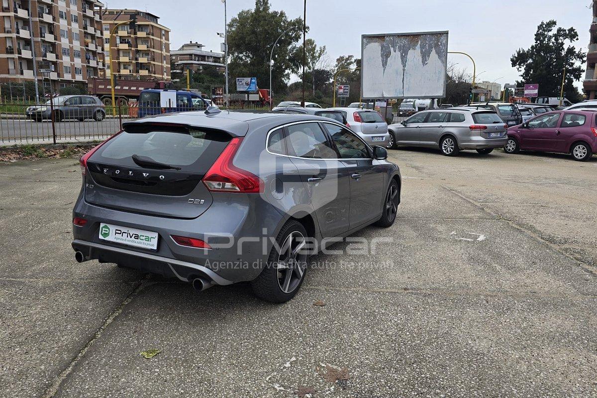 VOLVO V40 D2 R-design Momentum