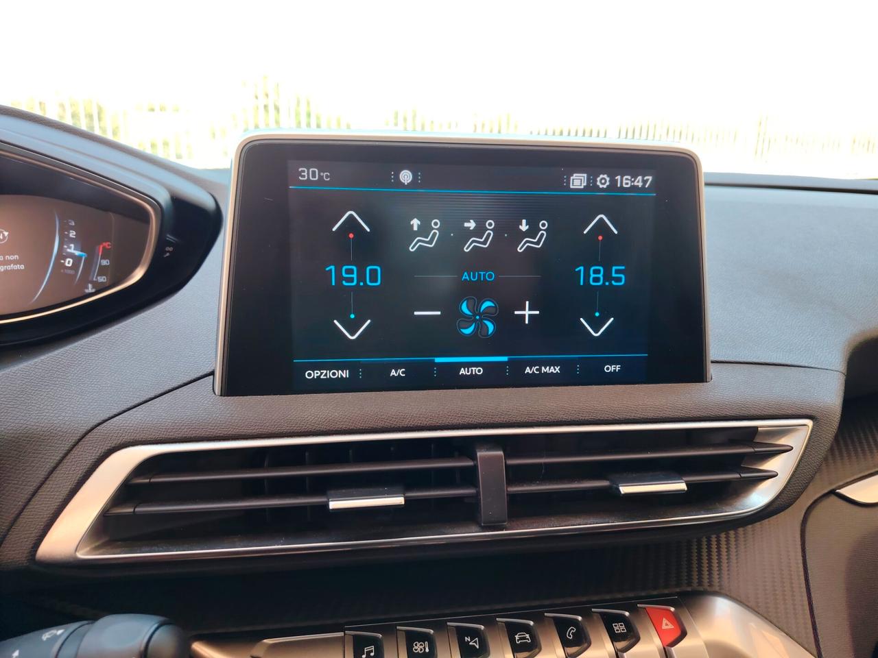 Peugeot 3008 BlueHDi 130 S&S EAT8