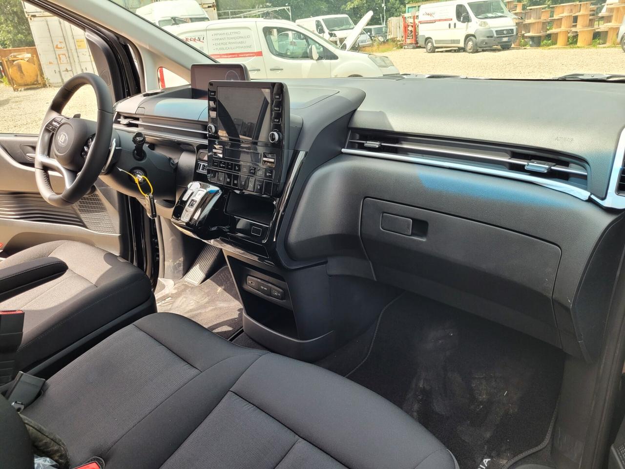 Hyundai Staria 2.2 AT 9 posti 4X4