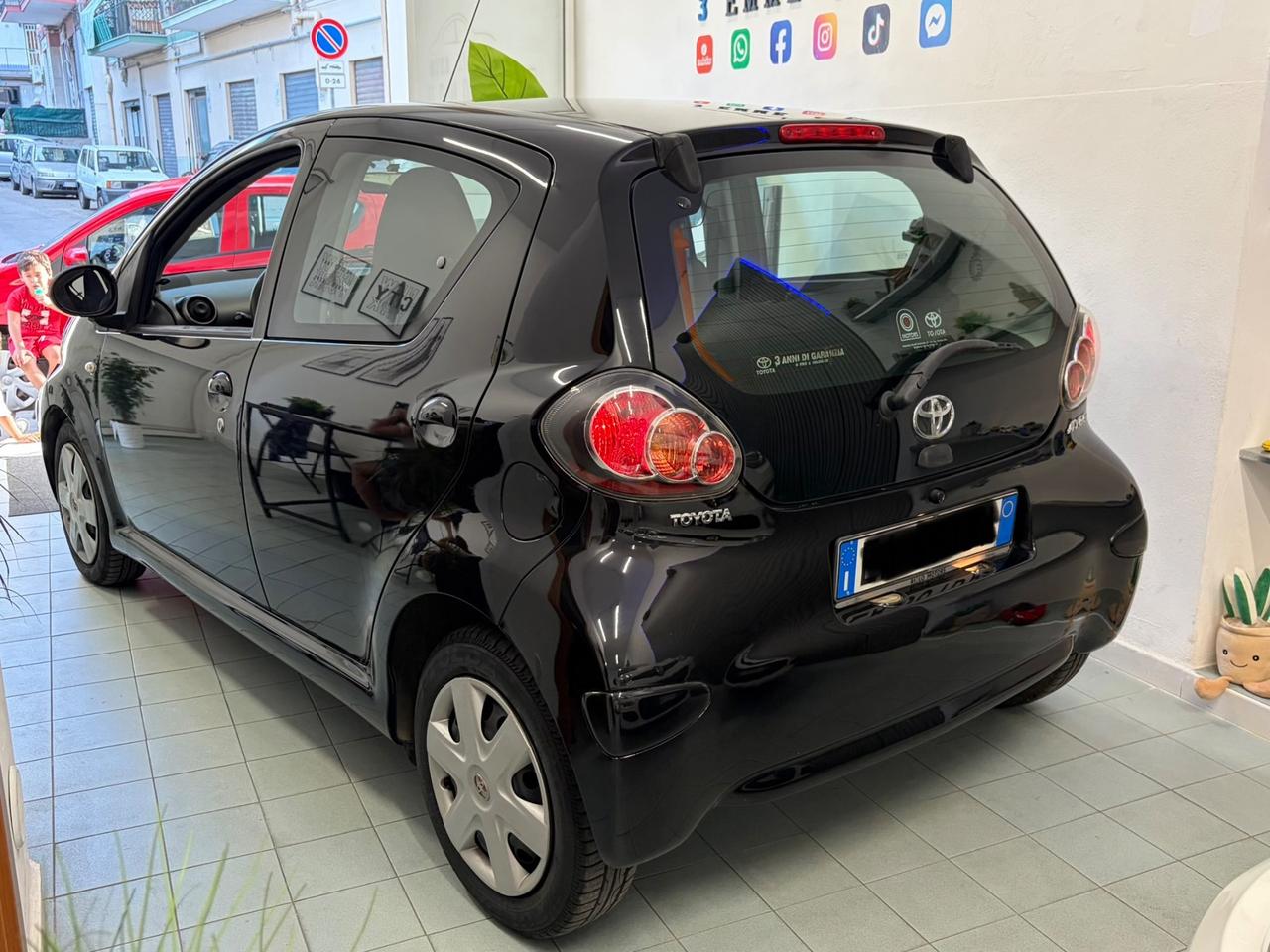 Toyota Aygo 1.0 5 porte Now 12 MESI DI GARANZIA