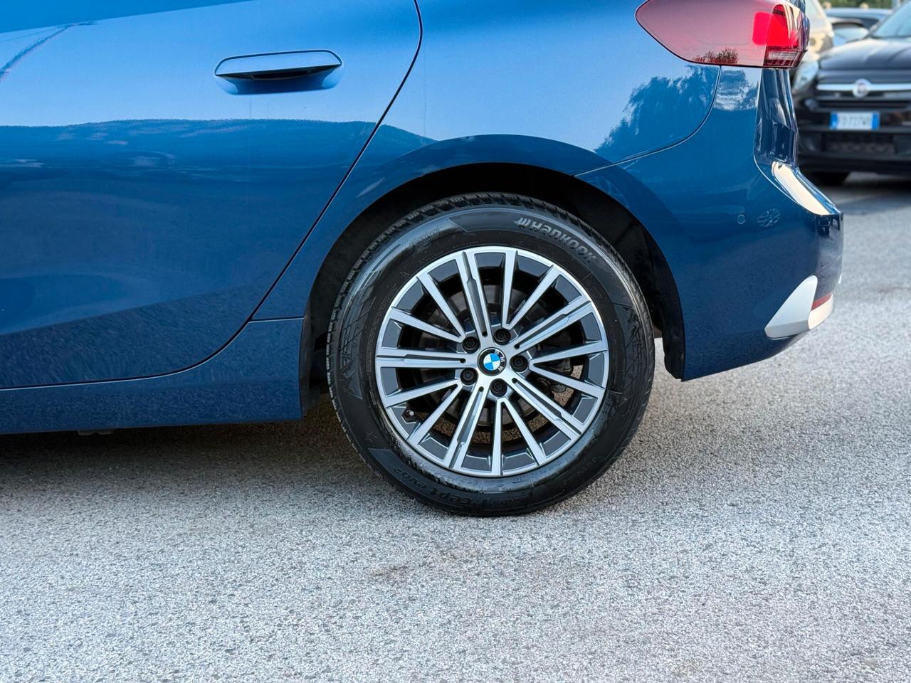 218d Active Tourer Luxury