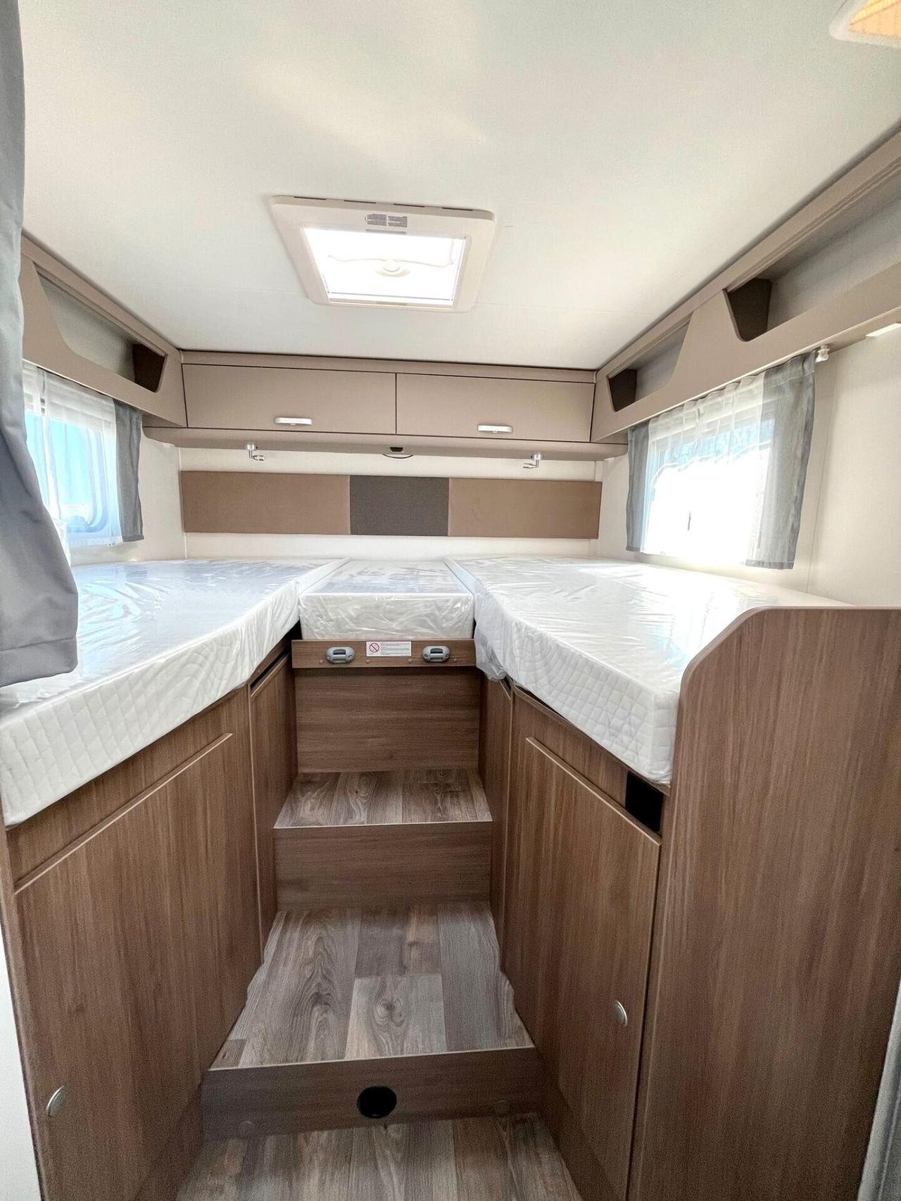 Approfitta su Carado T-447-Km 0