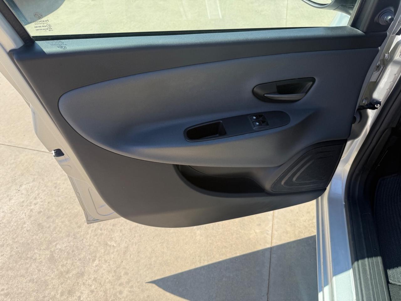 Lancia Ypsilon 1.3 MJT 16V 95 CV 5 porte 12/2015