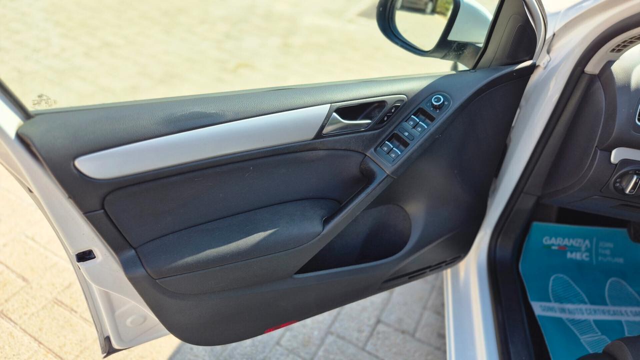 Volkswagen Golf 1.6 105cv/Automatica/ Adatta Neopatentati