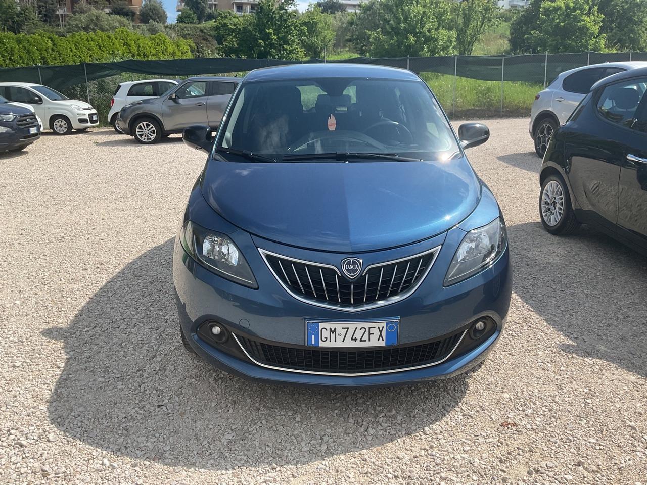 Lancia Ypsilon 1.0 FireFly 5 porte S&S Hybrid Ecochic Silver