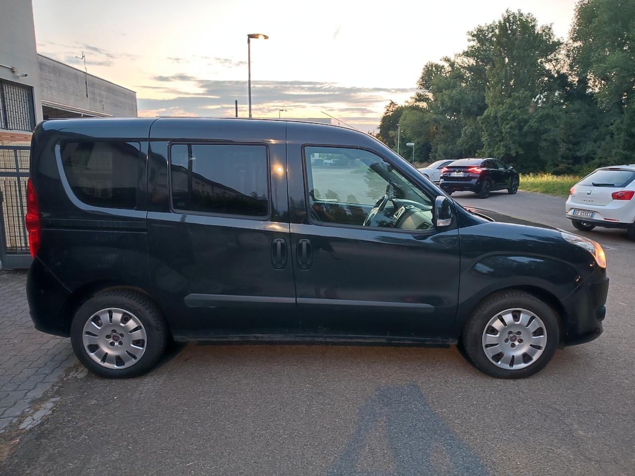 FIAT DOBLO 2011 A METANO DI CASA 1.4T-JET STUPENDO