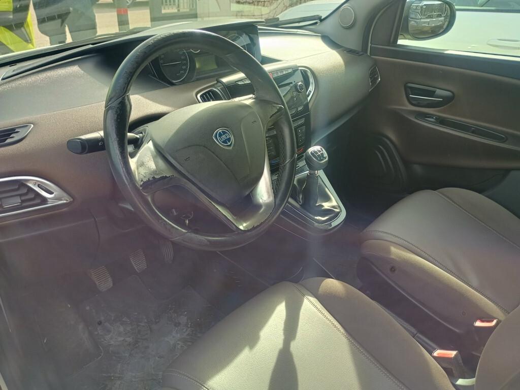 Lancia Ypsilon 1.3 MJ 95cv 5 porte Platinum