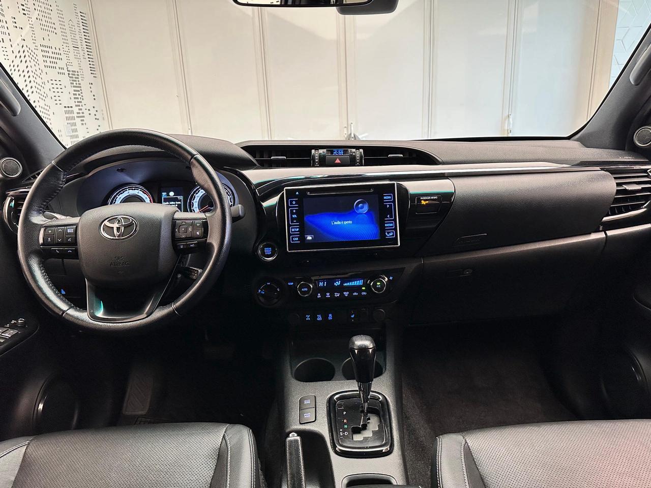 Toyota Hilux 2.4 DC D-D4 4X4 AT