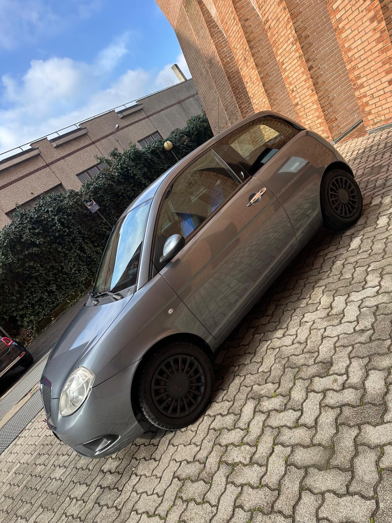 Lancia Ypsilon 1.4 Platino Ecochic GPL