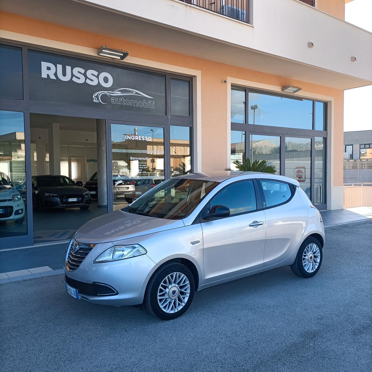 Lancia Ypsilon 1.2 69 CV 5 porte Gold