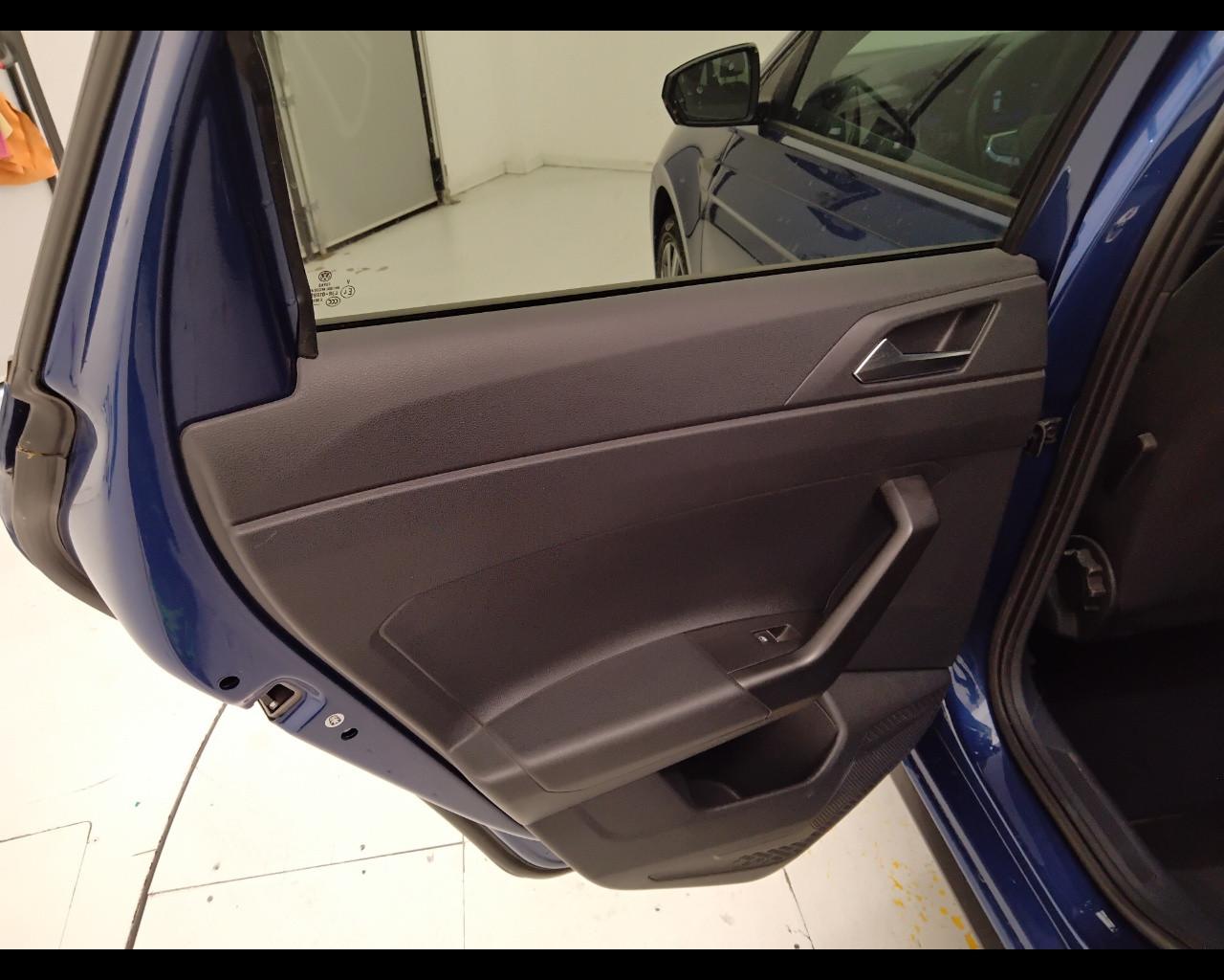 VOLKSWAGEN Polo VI 2022 - Polo 1.0 tsi R-Line 95cv
