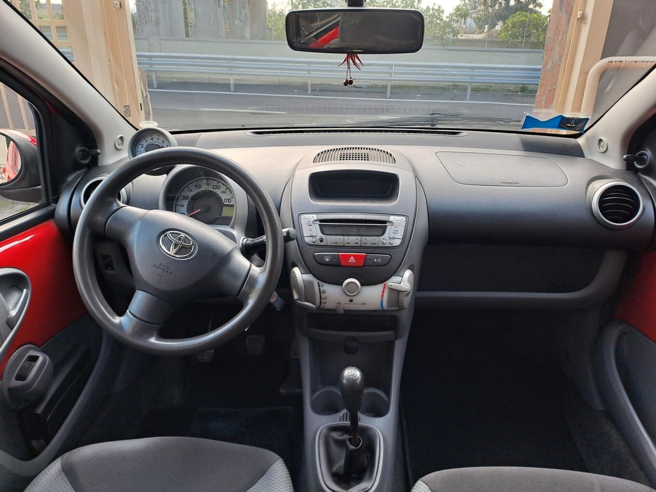 Toyota Aygo 1.0 12V VVT-i 5 porte Sol