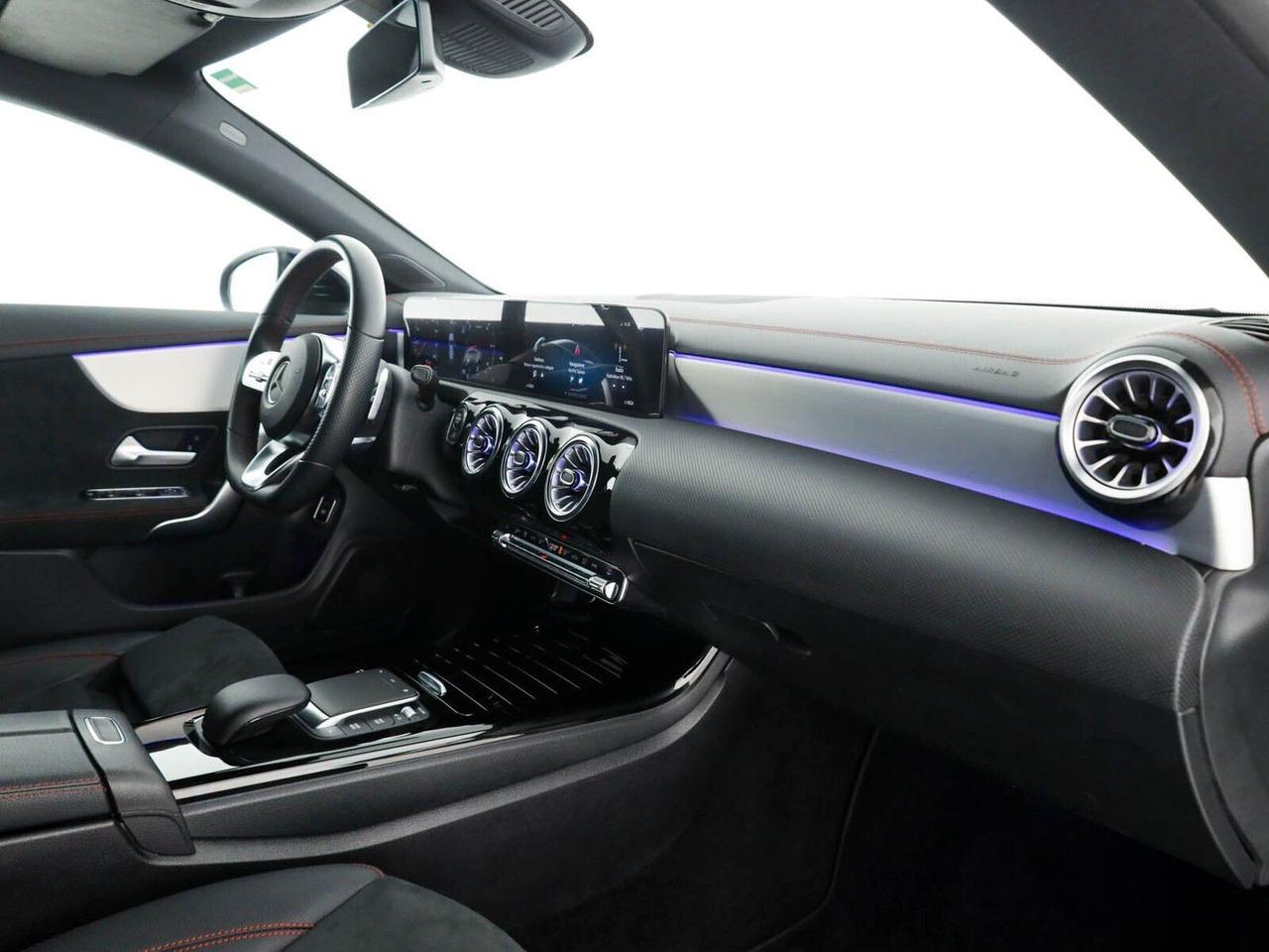 Mercedes-benz CLA 200d Automatic SB Premium Plus Led Ambient