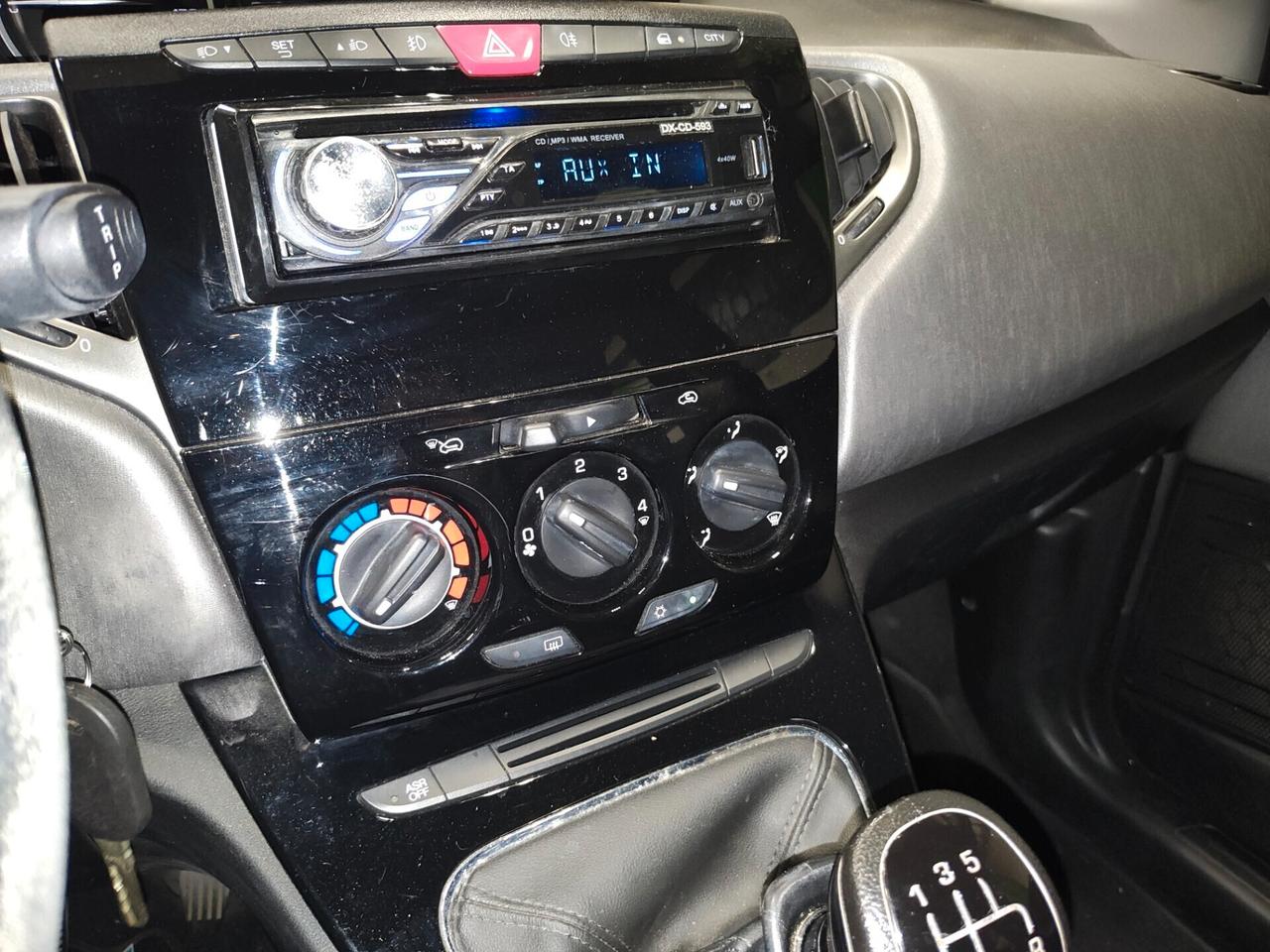 LANCIA YPSILON 1.2 NEOPATENTATI