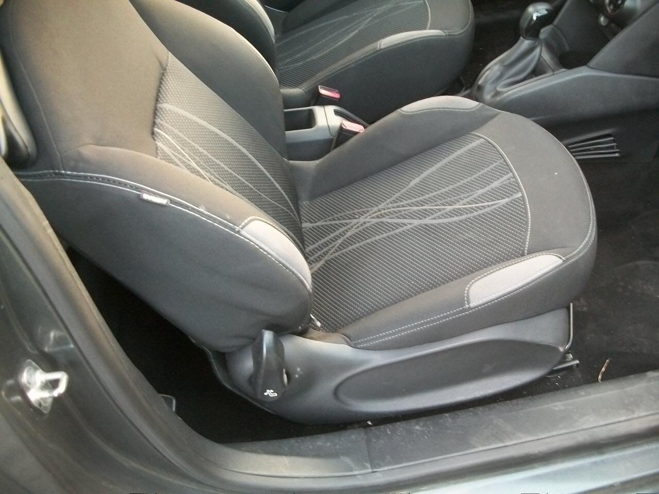 Peugeot 208 1.0 VTi 68 CV 3 porte Active si neopatentati garanzia un anno