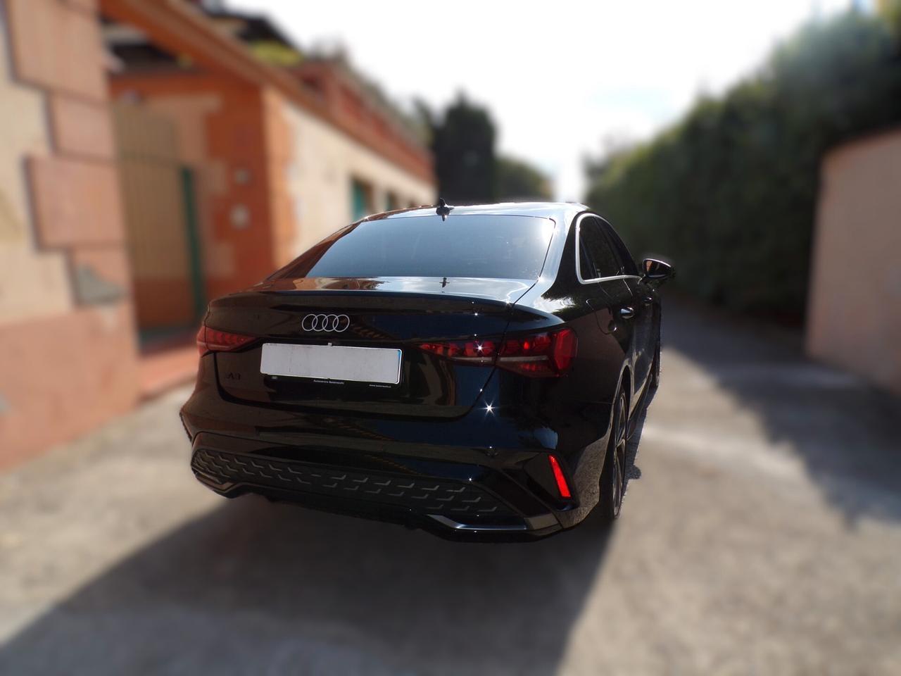 Audi A3 Sedan 1.5 TFSI MHEV S line Edition S-tronic – Fari LED Matrix Navi Pari al Nuovo