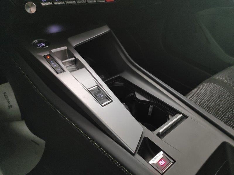 PEUGEOT 408 - 408 Hybrid 136 e-DCS6 GT