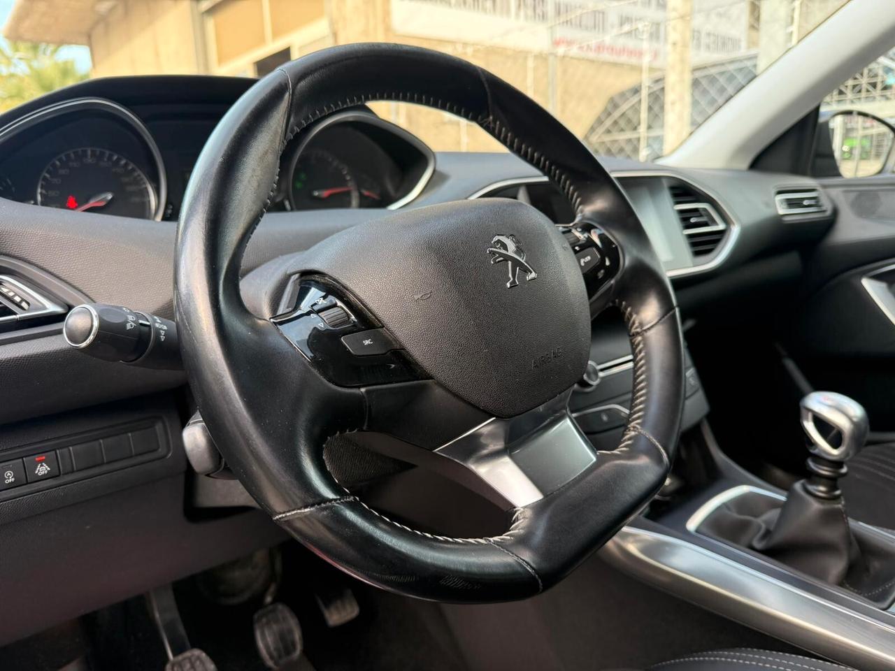 Peugeot 308 BlueHDi 120 S&S Allure