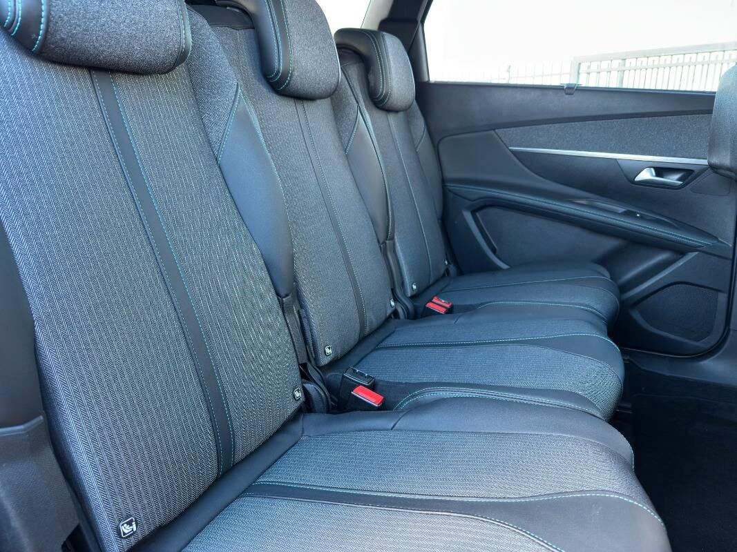 Peugeot 5008 1.5 bluehdi Allure Pack 130cv 7 Posti AUTOMATICA