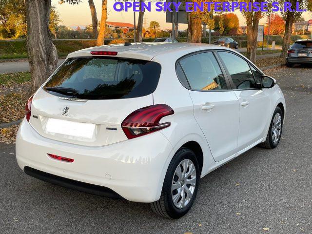 PEUGEOT 208 PureTech 82 Premium NAVI PDC EURO6