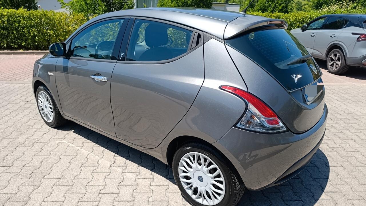Lancia Ypsilon 1.2 69 CV 5 porte S&S Gold