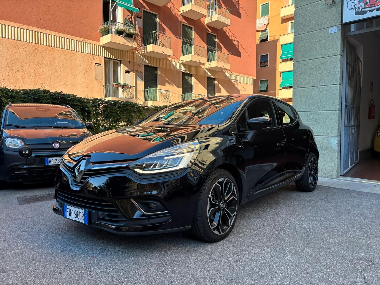 Renault Clio TCe 12V 90 CV 5 porte Moschino Intens PREZZO REALE