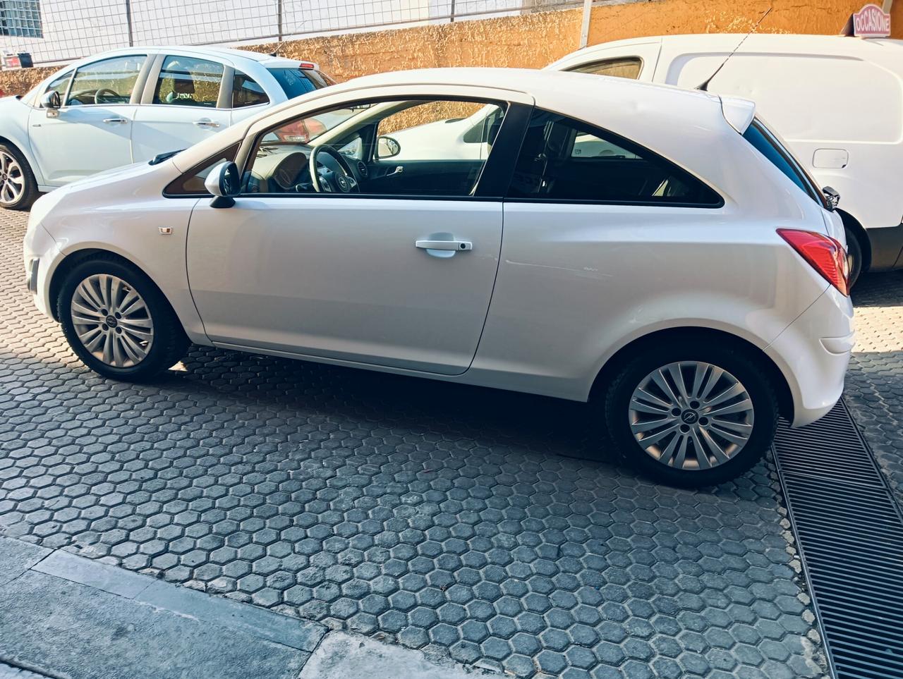 Opel Corsa 1.2 85CV 3 porte GPL-TECH Club