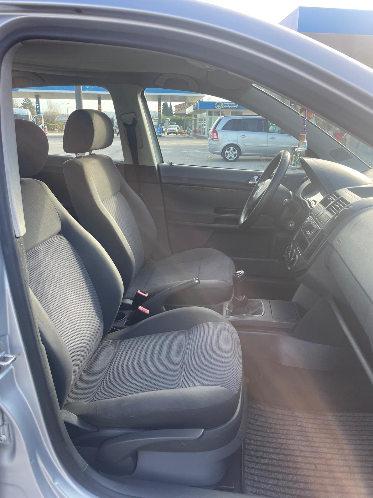 VOLKSWAGEN POLO 1.2 BENZINA 185.000 2003 NEOPATENTATI