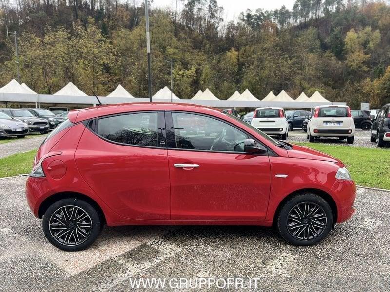 Lancia Ypsilon 1.0 FireFly 5 porte S&S Hybrid Ecochic Gold